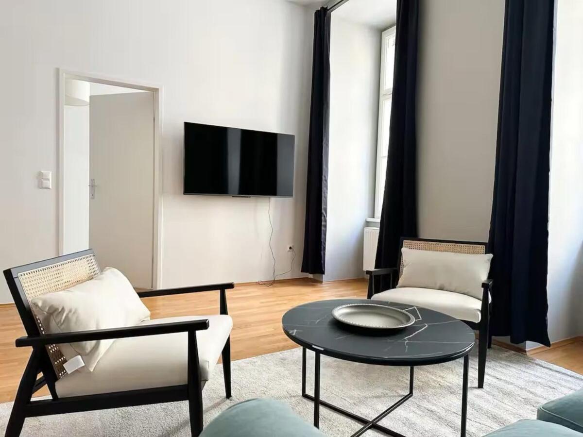 Long Term I 7 Minutes To Inner I At Metro Apartment